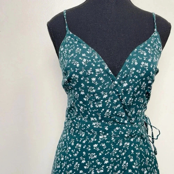 Abercrombie & Fitch Womens  Xsmall Green Ditsy Floral Wrap Dress - Picture 5 of 13